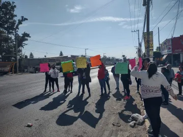 ¡Toma rutas alternas! Cierran la México-Laredo a la altura de Ixmiquilpan