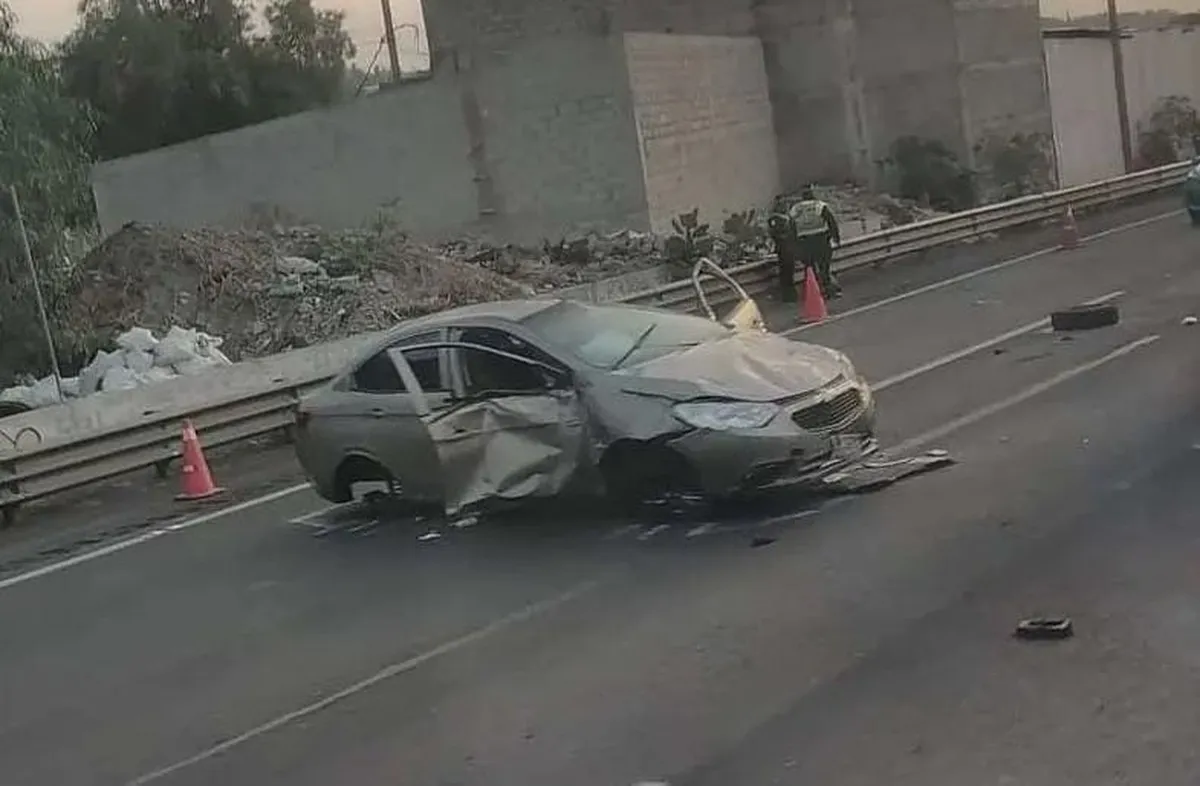 Accidente de urvan en la México-Pachuca deja dos lesionados
