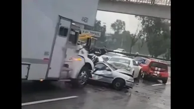 Carambola en la autopista México-Querétaro causa caos vehicular en Cuautitlán Izcalli.