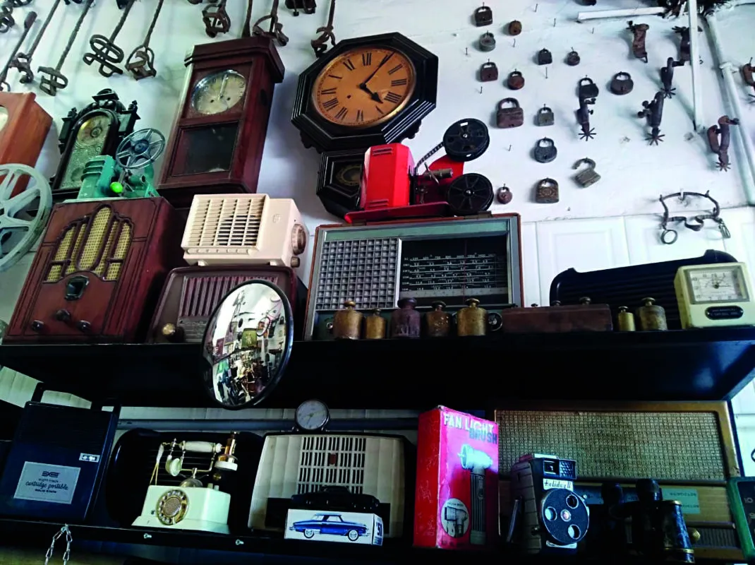 “Ahora todo es desechable”: coleccionista de antigüedades