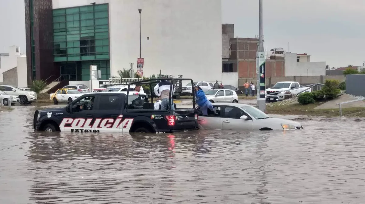 Lluvias en Hidalgo: se inunda el bulevar G.Bonfil en Pachuca