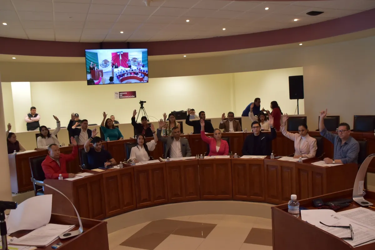 Casi 400 mil pesos: Tulancingo financia estadía de regidores en Congreso de Cancún y diplomas