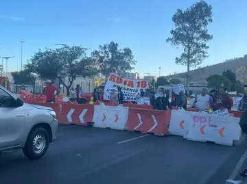 Cierre de la México-Pachuca por bloqueo de transportistas en CDMX