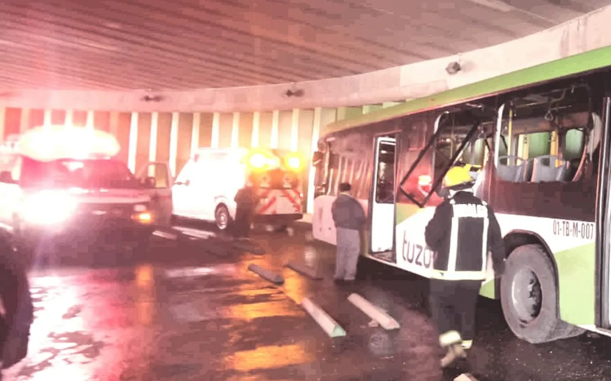 Choque de Tuzobús en Téllez deja 14 lesionados