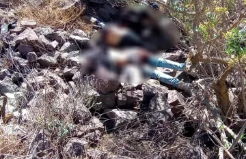 Hallan cinco cadáveres con mensaje en Huichapan