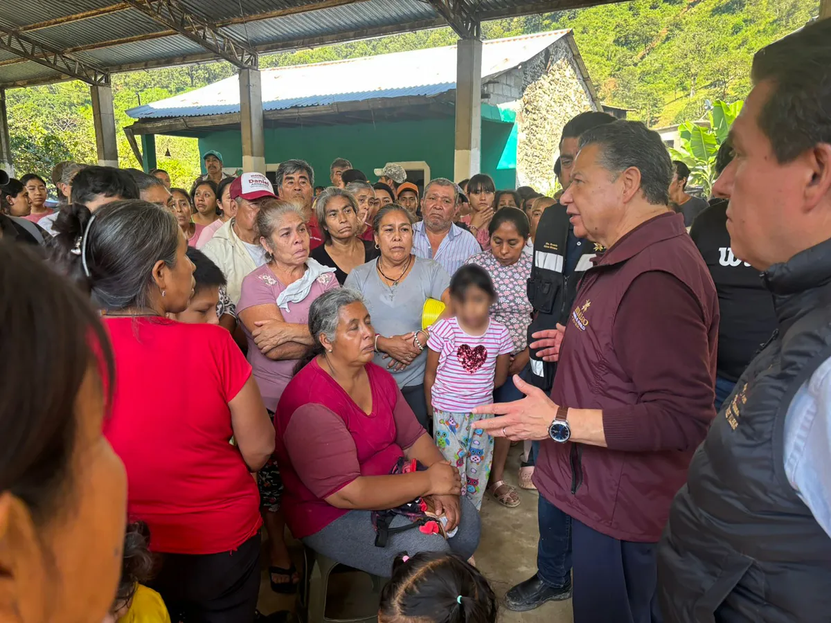 “No están solos”, reitera Julio Menchaca a familias afectadas en la Sierra Alta. Así refuerza el Gobierno de Hidalgo el apoyo tras las lluvias.