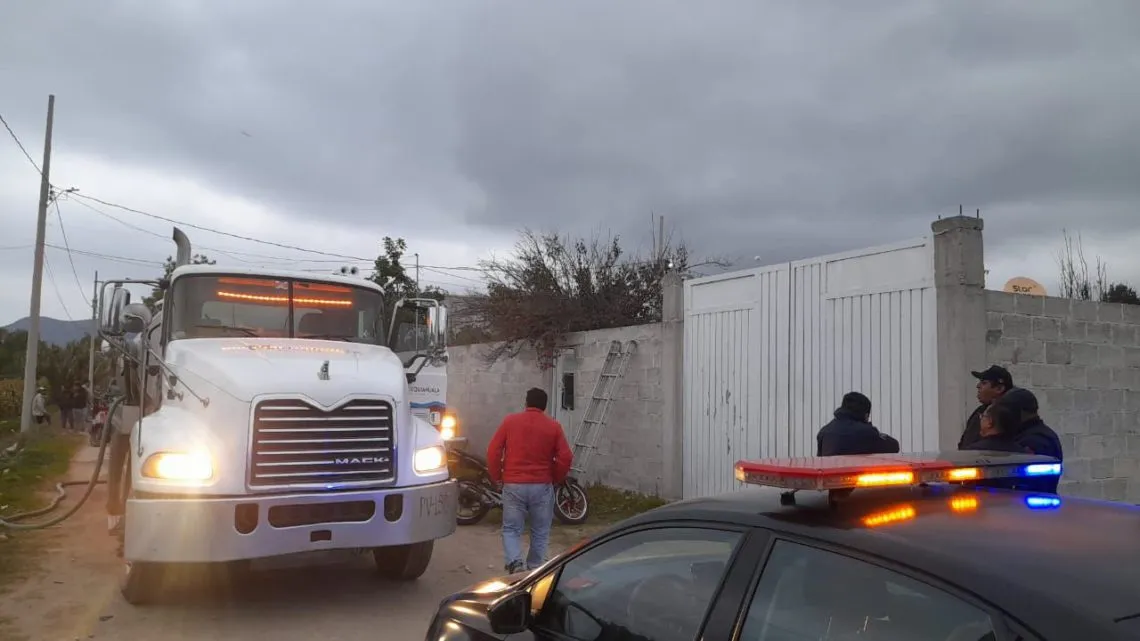 Incendio consume casa en Mixquiahuala; no hay heridos