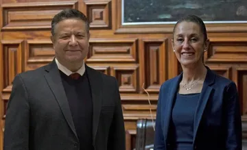 Julio Menchaca se reúne con Claudia Sheinbaum