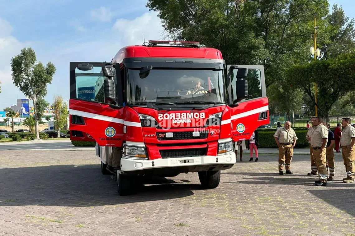 Tula de Allende: entregan ambulancia y camión de bomberos