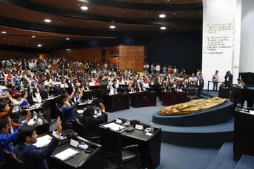 Juventud expone ante Congreso de Hidalgo deficiencias en el sector educativo
