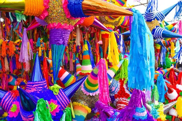 Piñatas monumentales, talleres y música gratis: esto te espera en la feria más colorida del año.