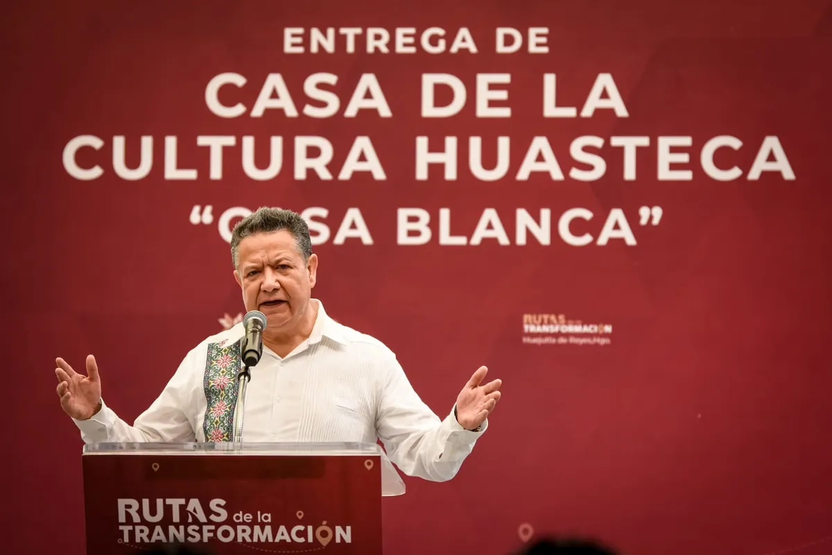 Julio Menchaca inaugura la Casa de la Cultura Huasteca