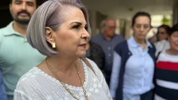 Rebeca Aladro vota y se deslinda de presuntos acordeones con su nombre