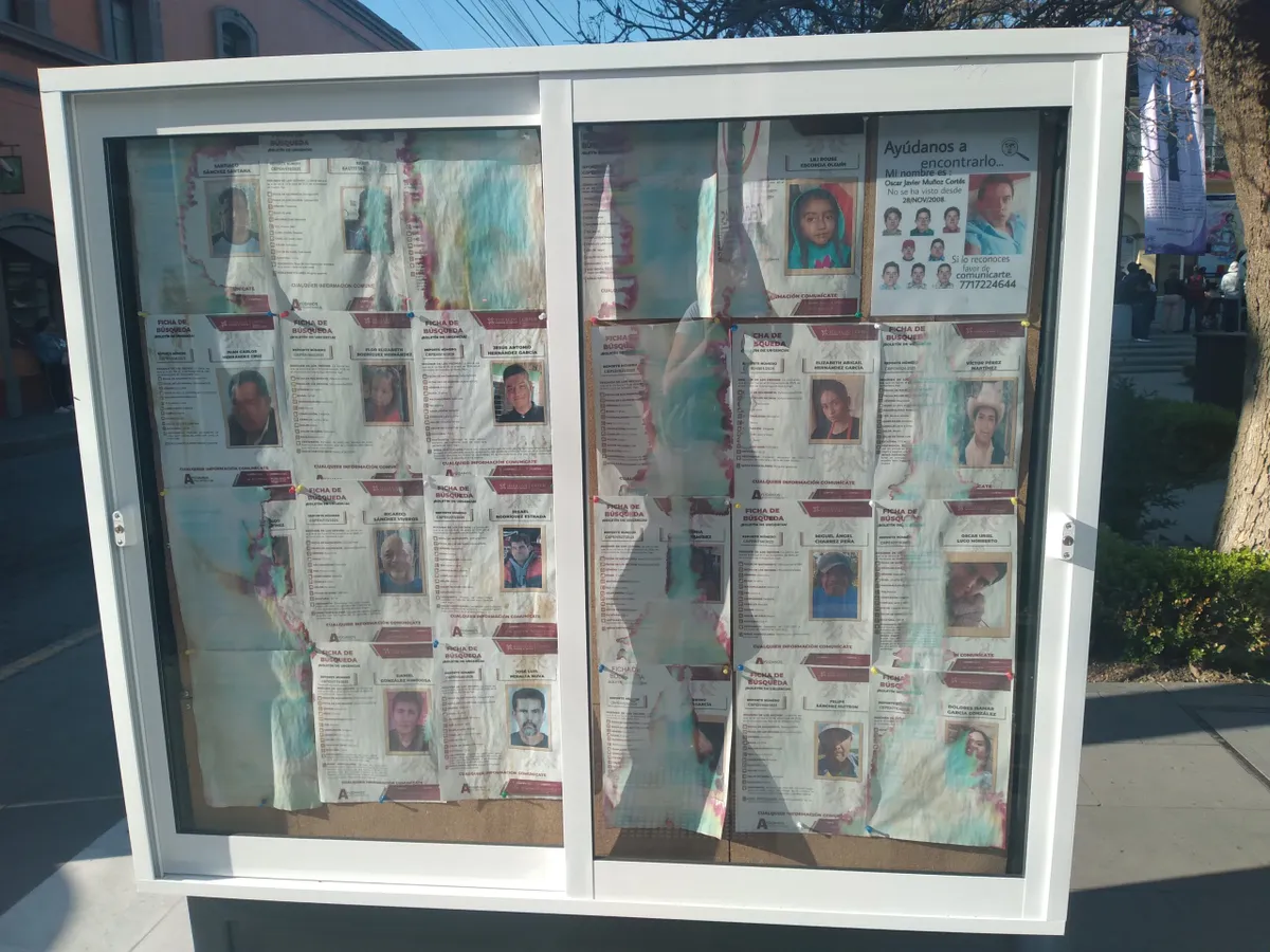 Inoperante, tablero de la CDHEH en Tulancingo; humedad borra datos de desaparecidos