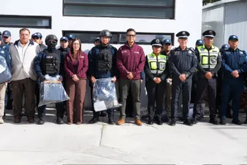Entregan uniformes a policías de Mineral de la Reforma por más de 8.1 millones de pesos