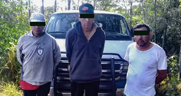 Detienen a 3 personas por el presunto robo de camión en Metztitlán