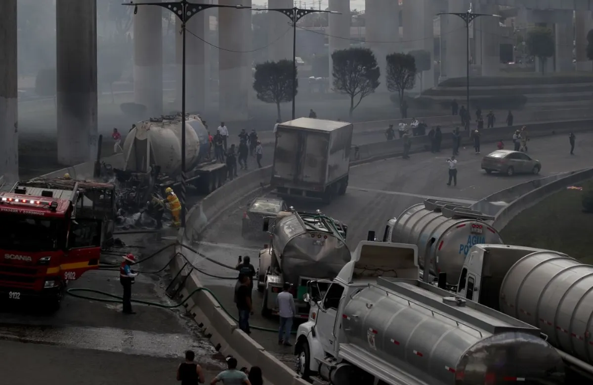 Sube a 21 la cifra de muertos por explosión de pipa en puente de La Concordia