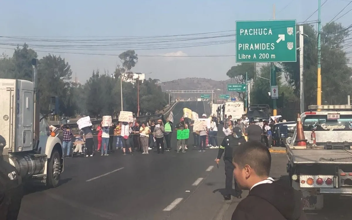 Bloquean autopista México-Pachuca por la desaparición de Guadalupe López