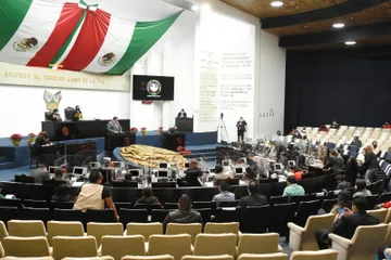 Violencia laboral: quieren añadir que patrones nieguen horarios flexibles a mujeres