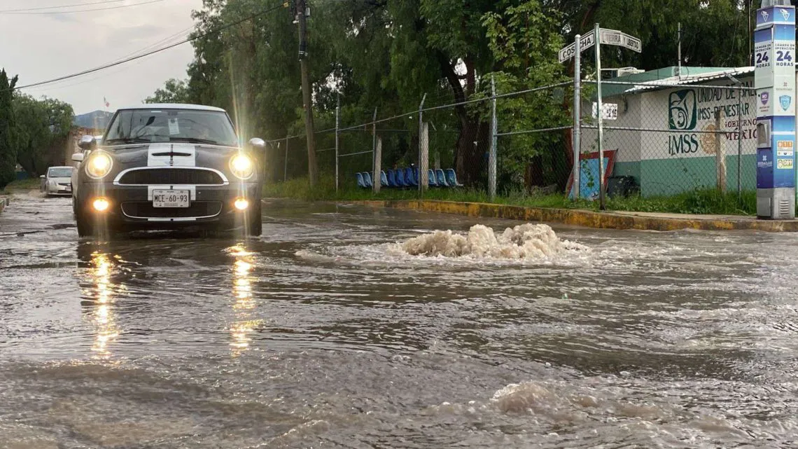 Lluvia intensa en Pachuca provoca inundaciones en diversos puntos de la ciudad