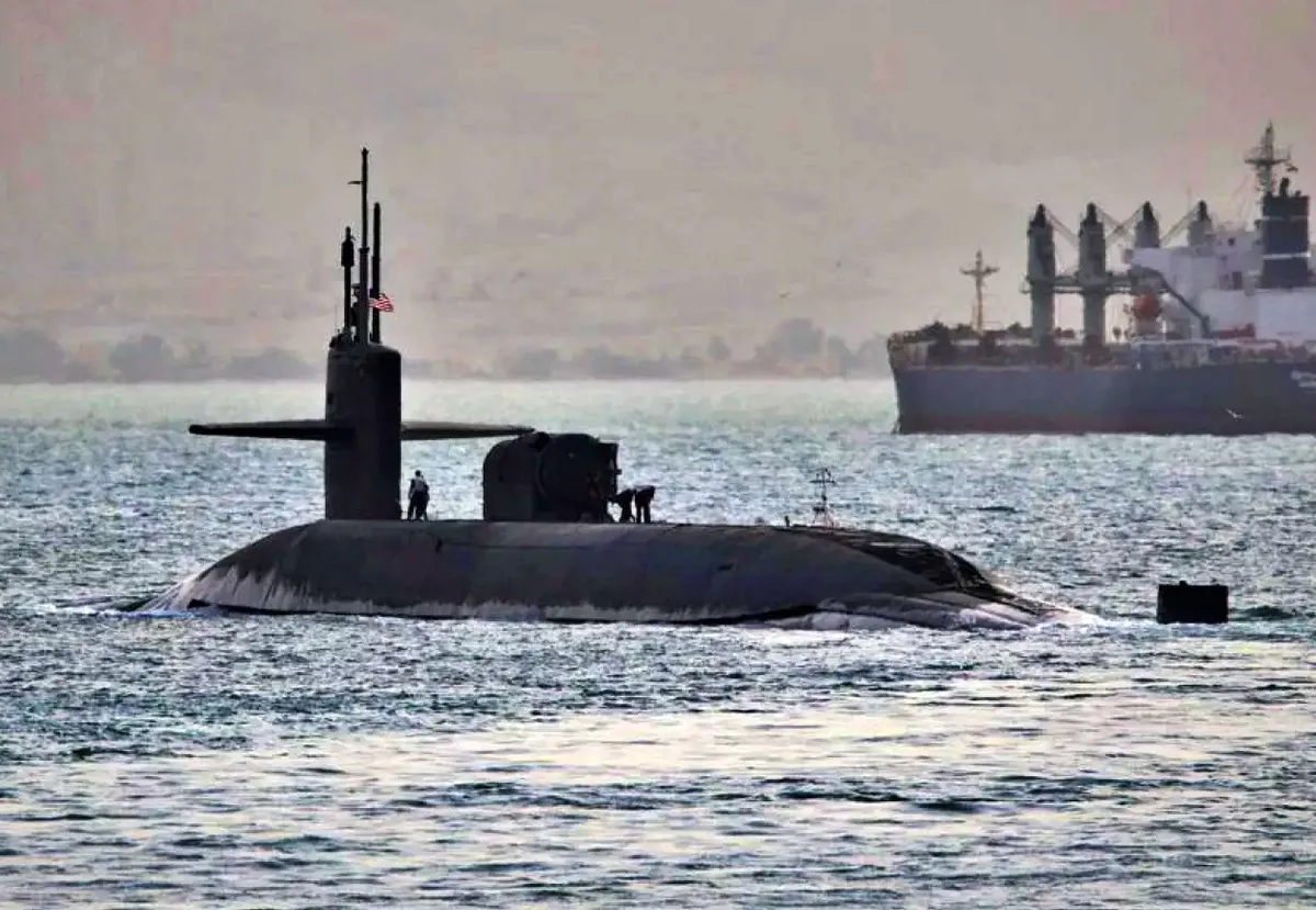 rump despliega fuerzas navales con misiles y tecnología de espionaje para enfrentar a los cárteles que operan por mar en América Latina.