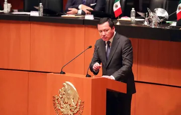 Remoción de Osorio Chong es situación de su partido, dice López Obrador