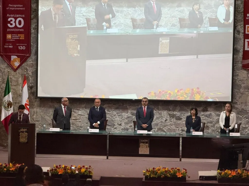 Vicente Martínez asume dirección artística de la OSUAEH