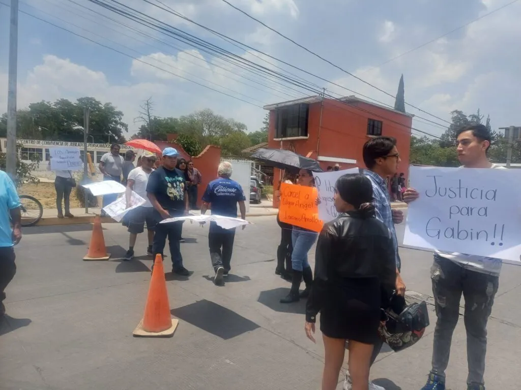 Protesta por maltrato animal; bloquean carretera Tulancingo–Santiago Tulantepec