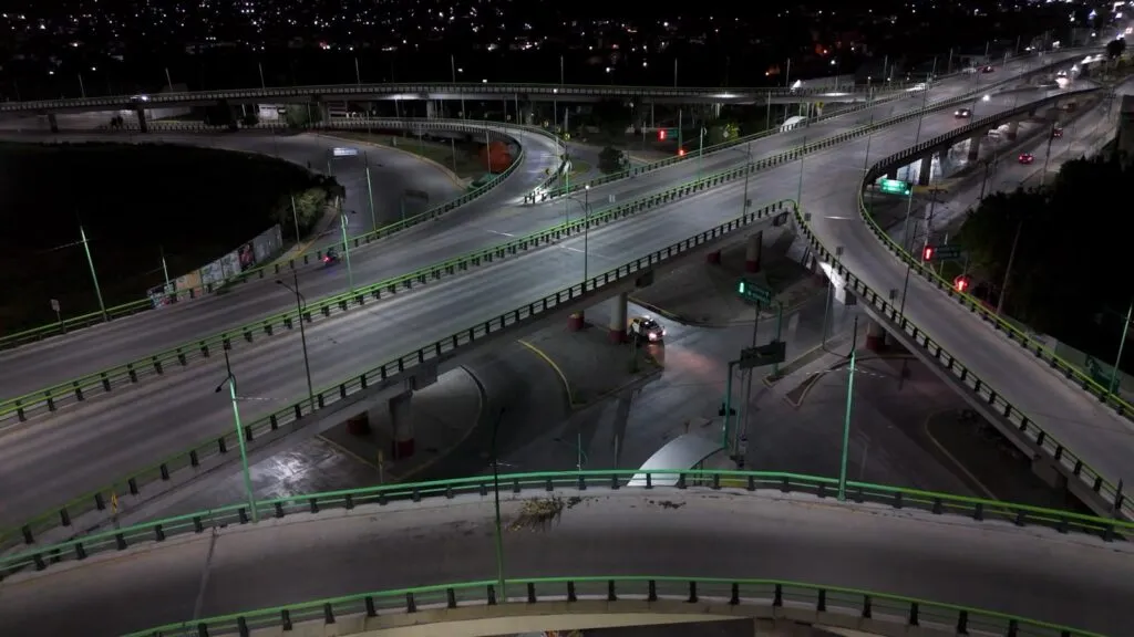 ¡Adiós a la oscuridad! Renuevan por completo el alumbrado del bulevar Colosio en Pachuca