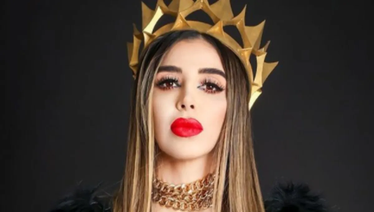 Emma Coronel pasa 22 horas en su celda, dice su abogada