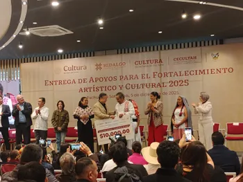 Hidalgo entrega más de 12 mdp en apoyos culturales a más de 450 artistas y creadores