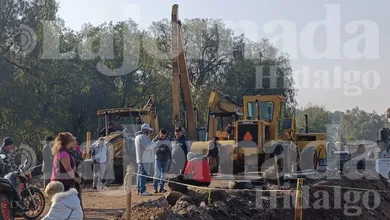 Vecinos protestan y detienen obras