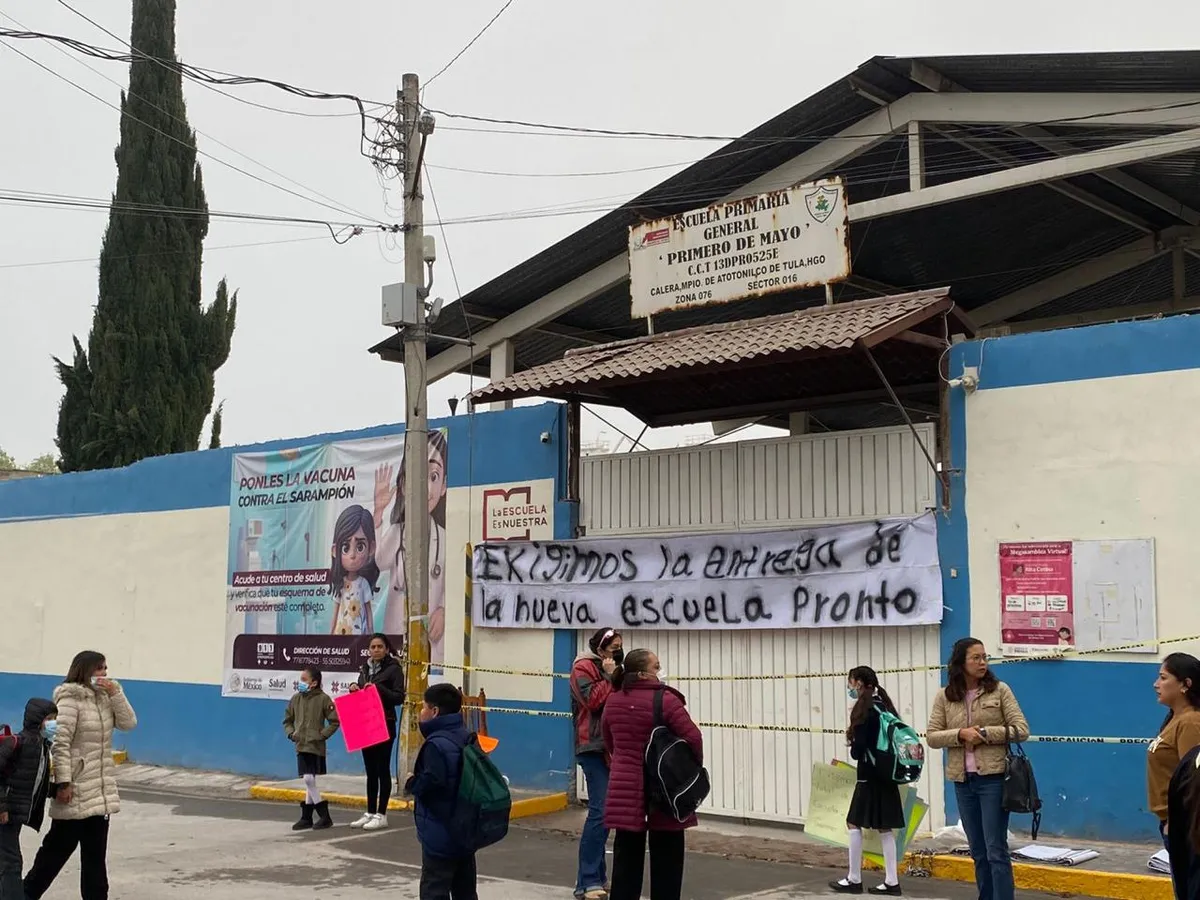 Prometieron millones pero la obra sigue abandonada; más de 300 alumnos siguen en riesgo