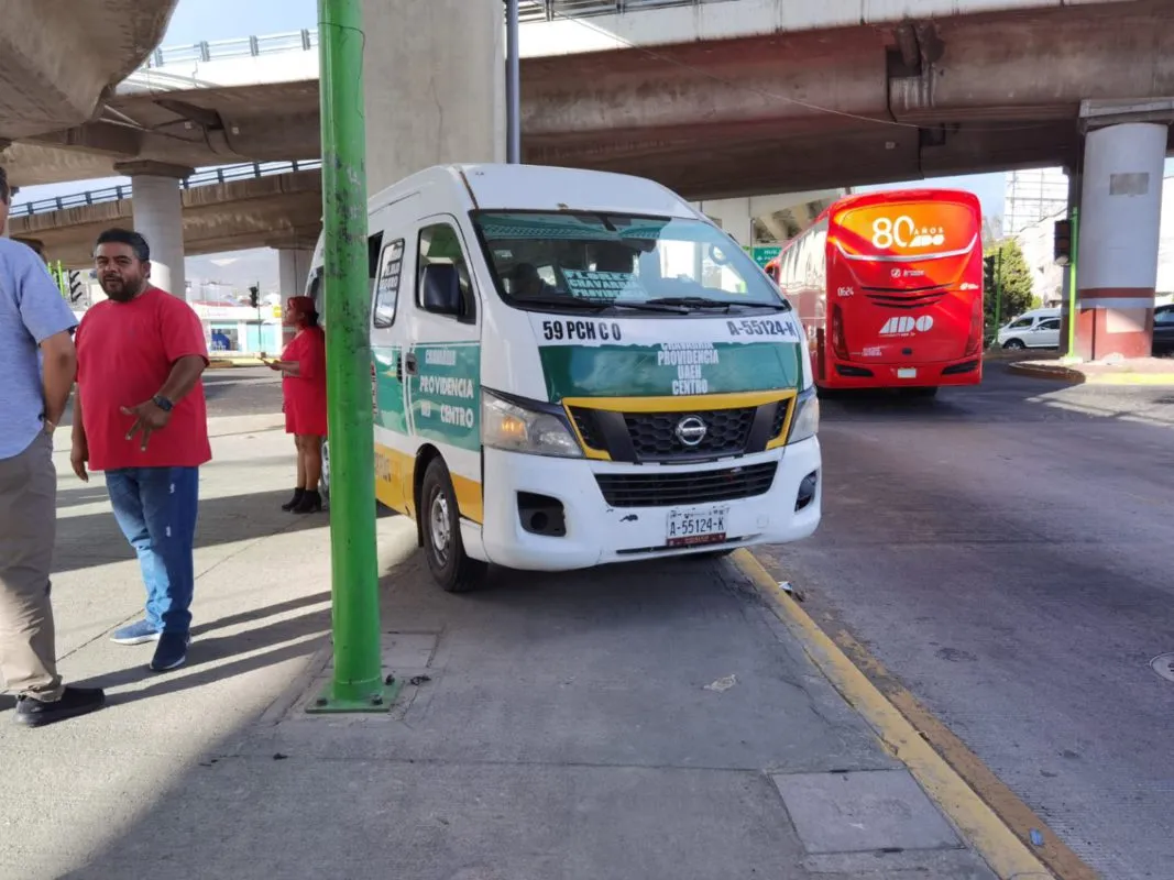 Pachuca: combi atropella a mujer en cruce de avenida Juárez y Madero