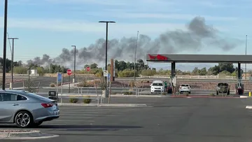 Chocan dos avionetas en pleno vuelo en Arizona, EU; al menos dos muertos