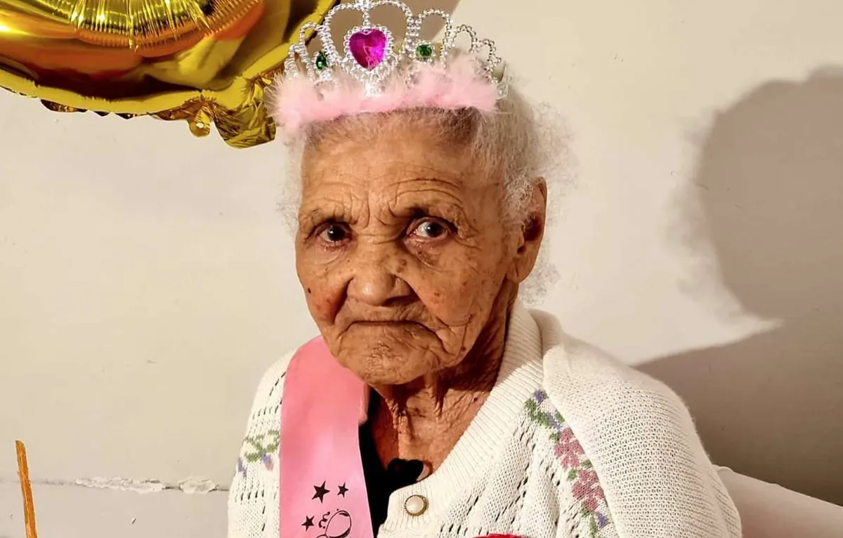 Mujer sudafricana cumple 118 años; sería la persona más longeva del mundo