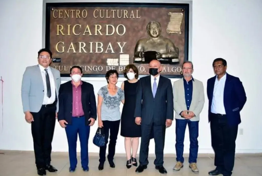 Tulancingo borra, pieza por pieza, la memoria de Ricardo Garibay: retiran placa-busto