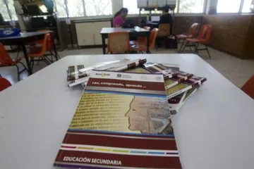 Gobierno de Hidalgo gastará casi un millón de pesos por imprimir 200 libros; cada uno costará 4 mil 760 pesos