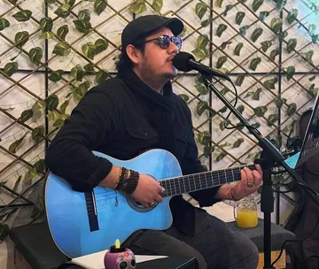 Carlos García, cantautor que resalta en la escena independiente hidalguense