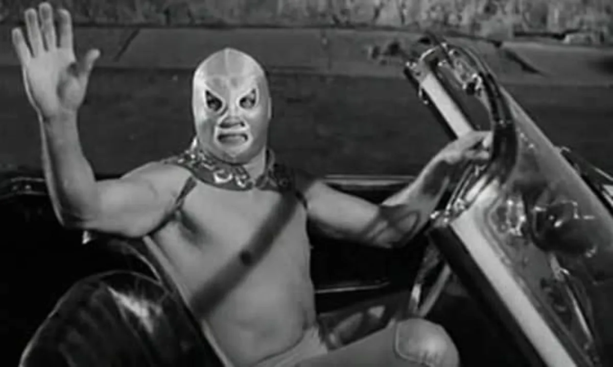 Expondrán auto que se utilizó en “El Santo vs. las mujeres vampiro”