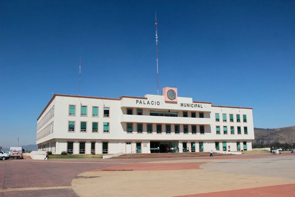 Tulancingo lanza licitación para comprar camioneta último modelo