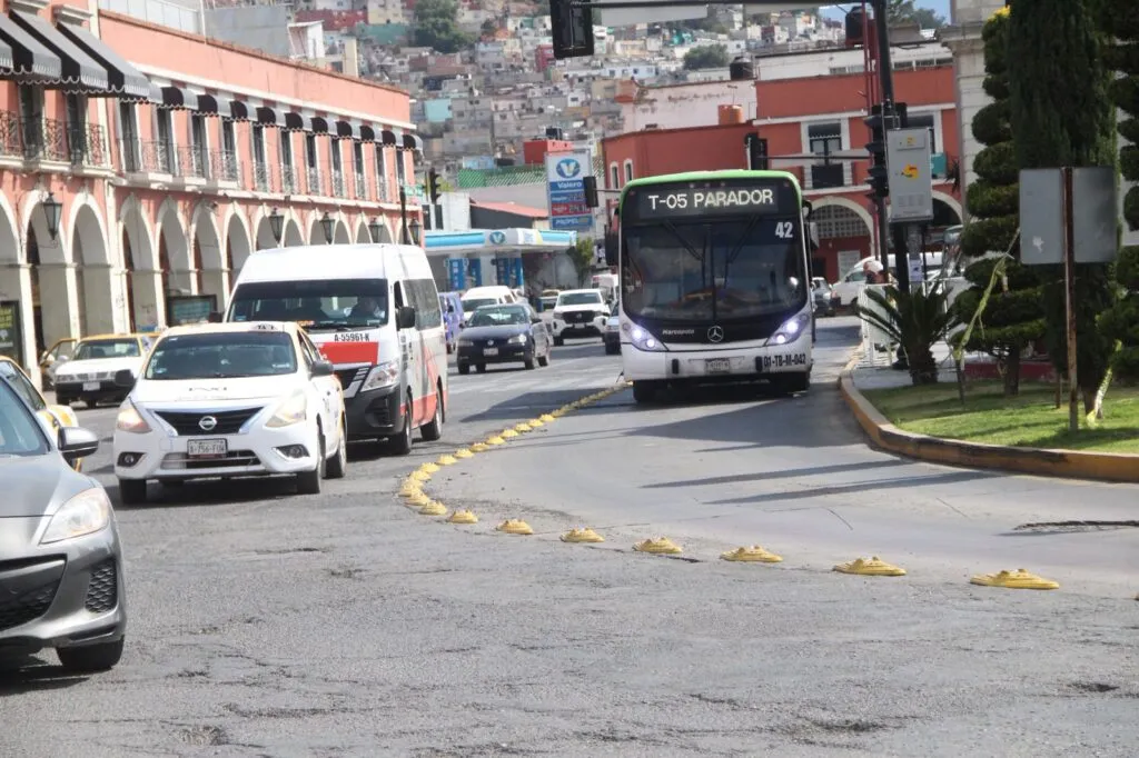 Multas por usar el carril del Tuzobús siguen en pausa, pero ya hay monto definido