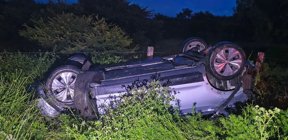 Volcadura de vehículo en el Arco Norte.