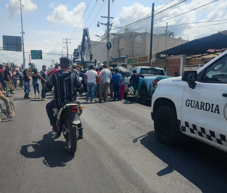 Tezontepec de Aldama: retienen a empleados de CFE ante cortes de luz