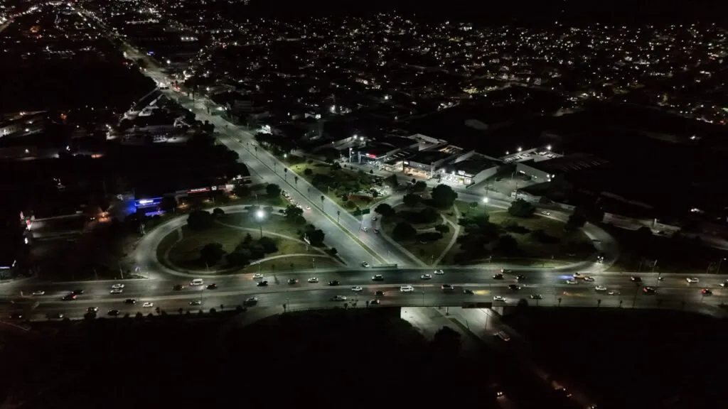 Pachuca moderniza el alumbrado del bulevar Everardo Márquez con tecnología LED
