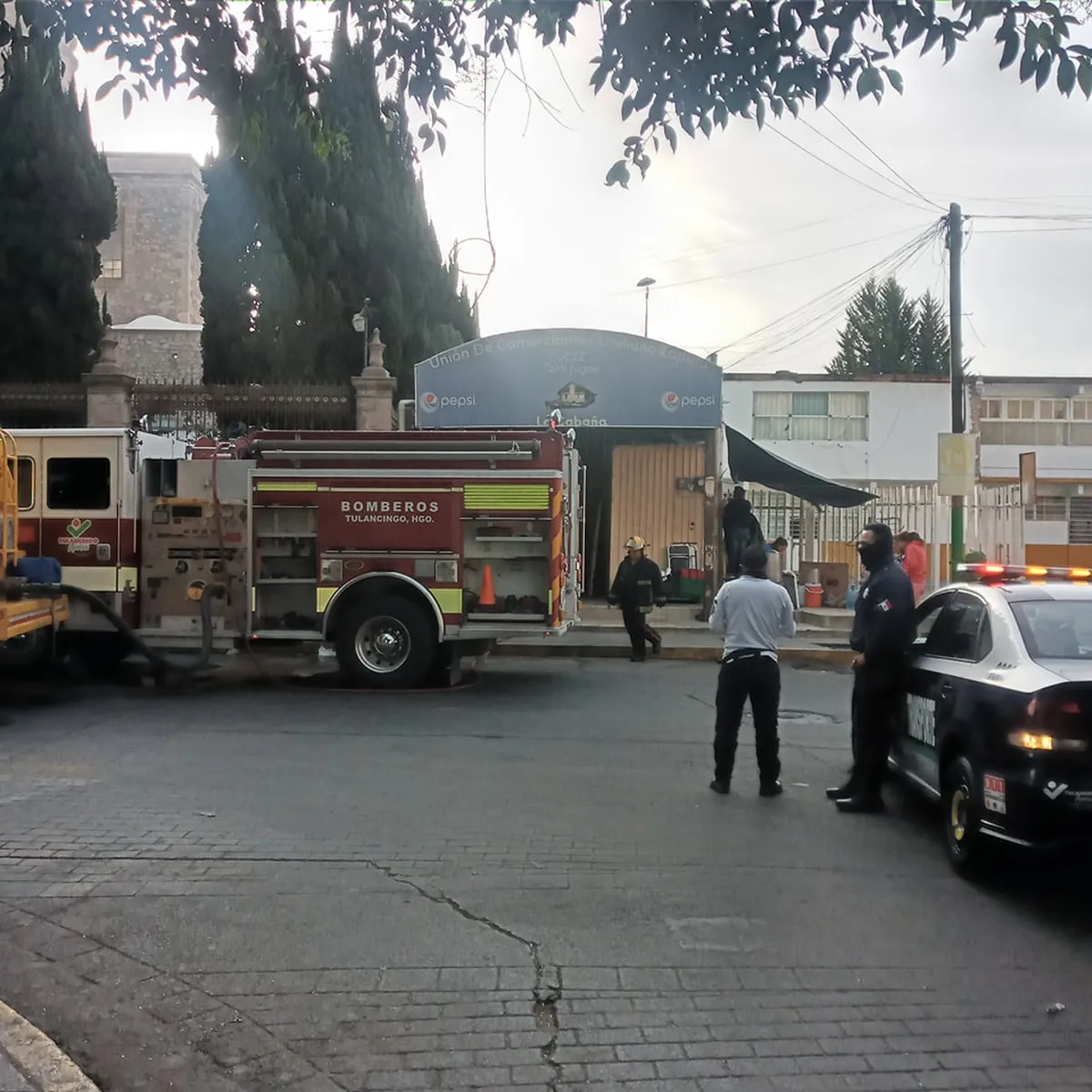 Tulancingo: se registra incendio en ‘La Fayuca’