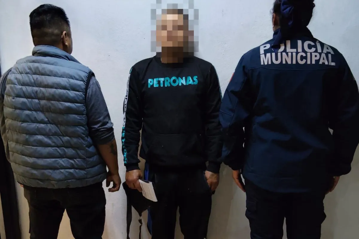 Un reporte por alteración del orden llevó a la captura de un hombre con orden de aprehensión por feminicidio en Hidalgo