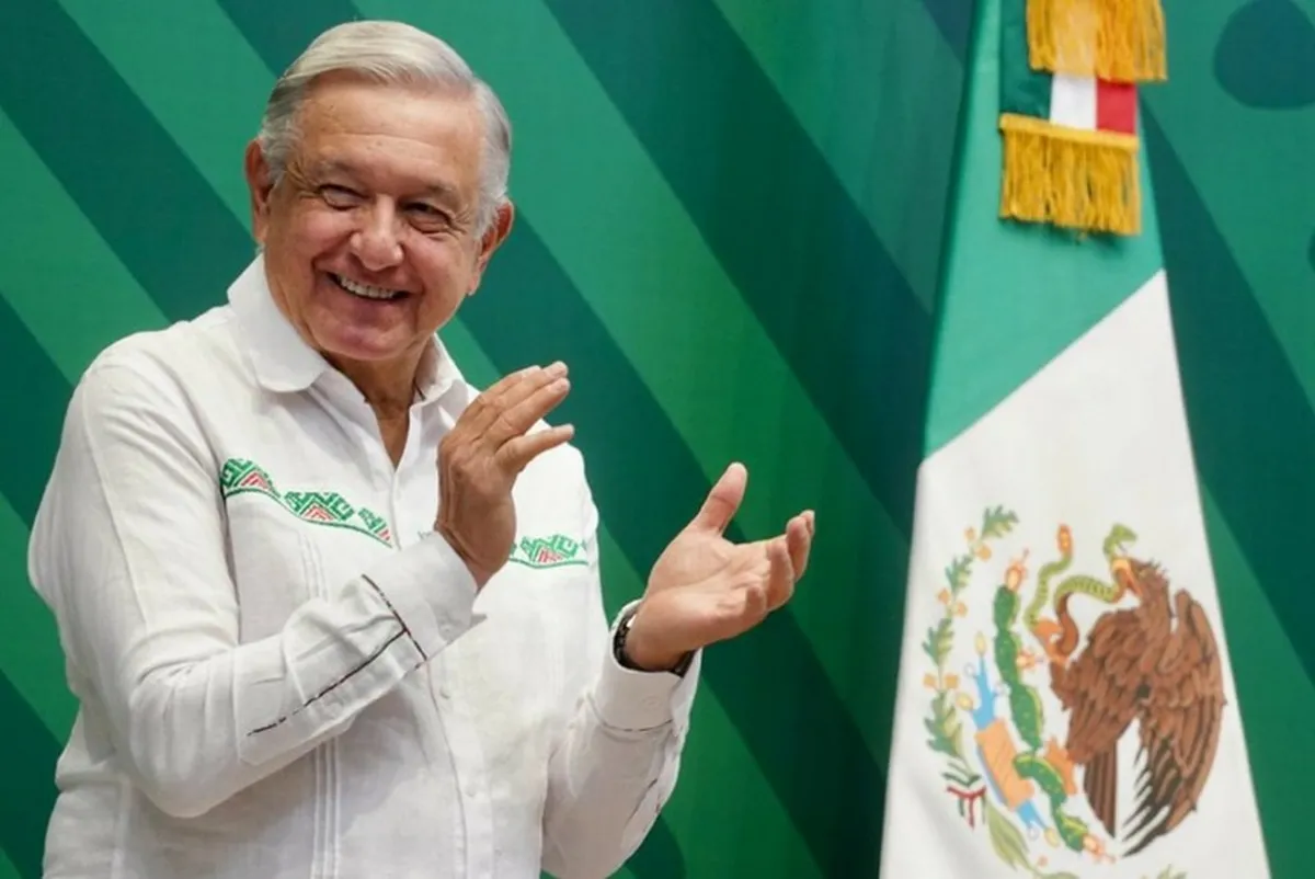 ‘El peso está fortachón y de esto no dicen nada los medios’: AMLO