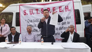 Víctor Licona busca su reincorporación como líder del SUTSPEEH