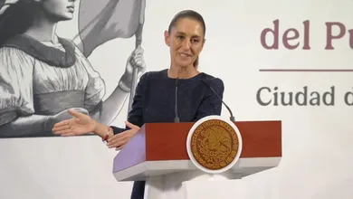 Simplifican y digitalizan la atención en los consulados mexicanos; ahora los trámites serán en línea, gratuitos y sin intermediarios.